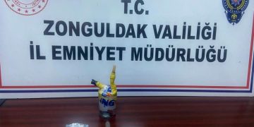 Narkotik Uygulamasında Yakayı Ele Verdiler