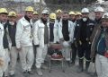 Madenciler Enkazda Buldukları Ziyneti Teslim Etti