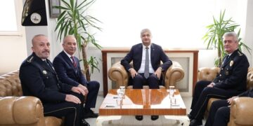 Vali Yavuz’dan polise kutlama ziyareti