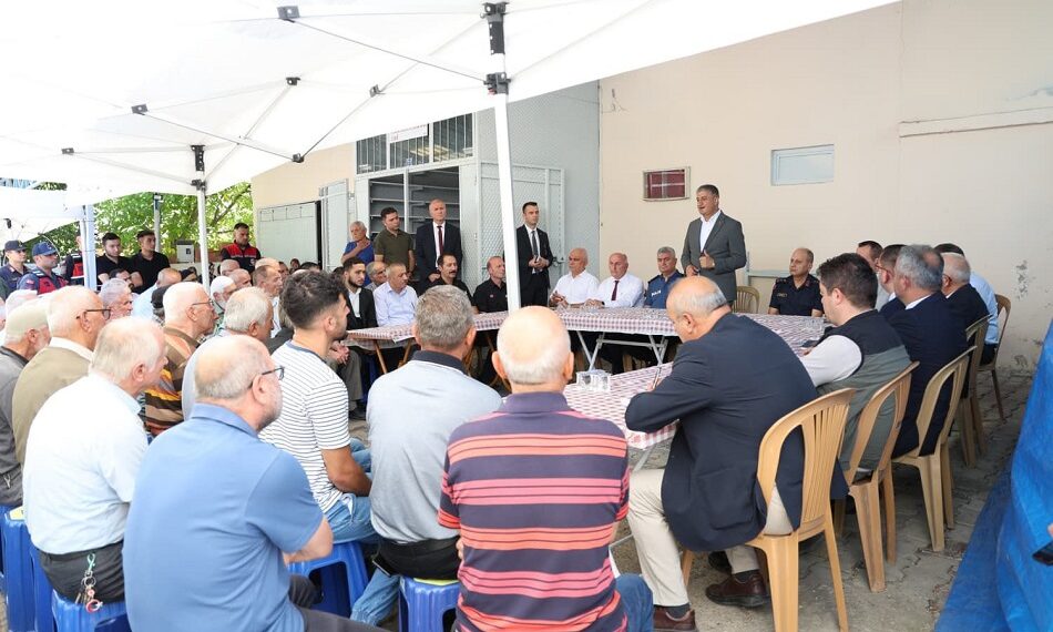 Vali Yavuz Çukurca Köyü Ocağsak Mahallesi’nde vatandaşlarla buluştu