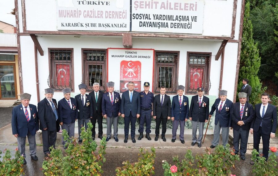 Vali Yavuz, şehit ve gazi derneklerini ziyaret etti.